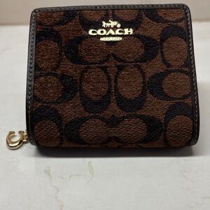 Coach NWT Signature C Wallet Chenille, Brown and Black